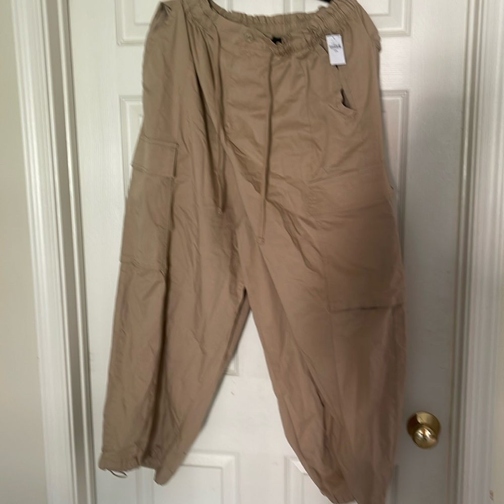 Gap Cargo pants
